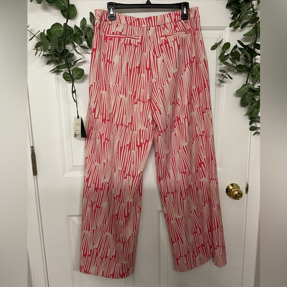NEW YORK & COMPANY. Women's Pink Patterned Wide-Leg Pants. SIZE 8 - Picture 3 of 7